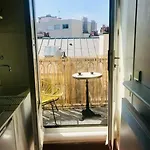 Studette avec balcon - Colonel Fabien